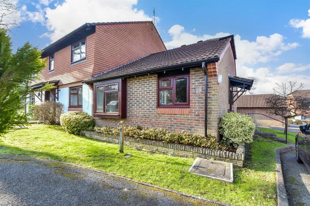 2 bed Semi-Detached Bungalow