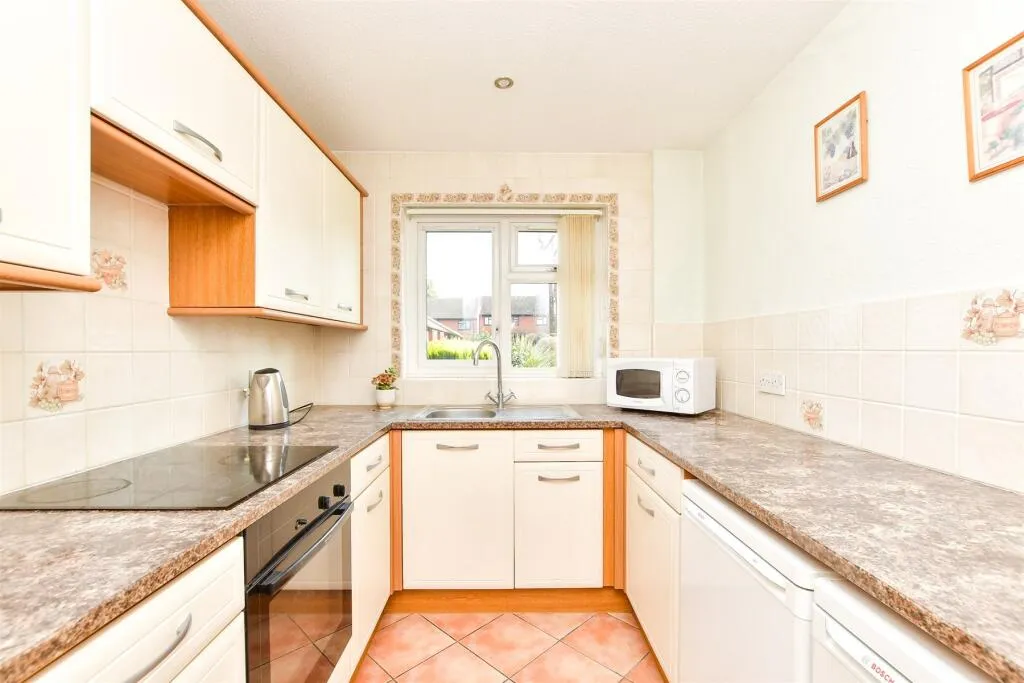 2 bed Semi-Detached Bungalow