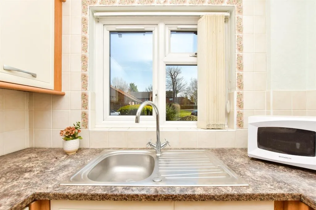 2 bed Semi-Detached Bungalow