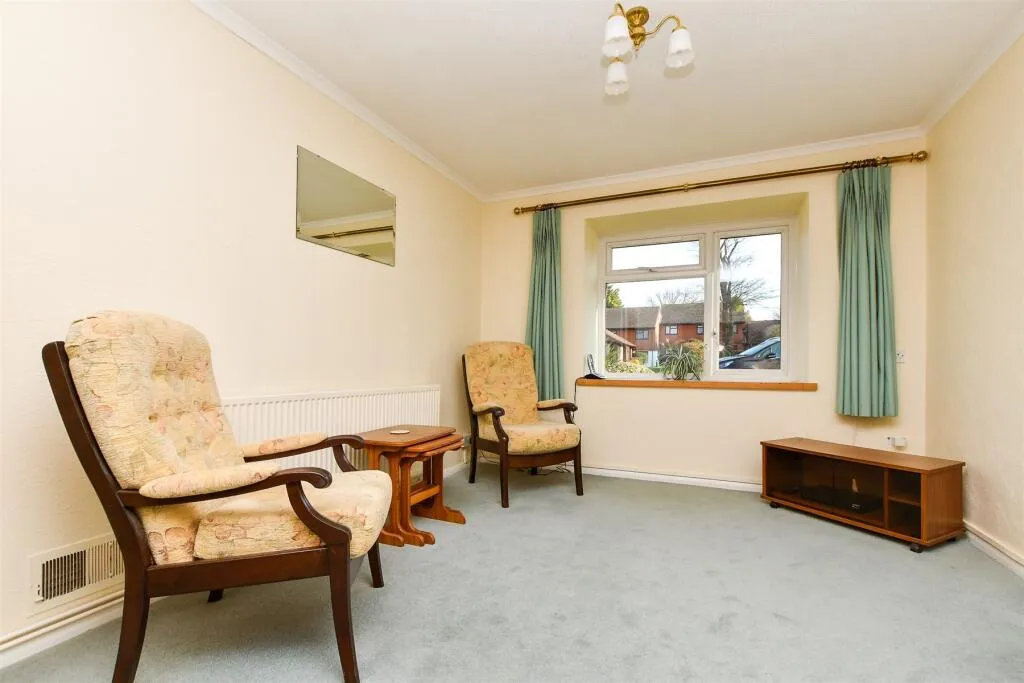 2 bed Semi-Detached Bungalow