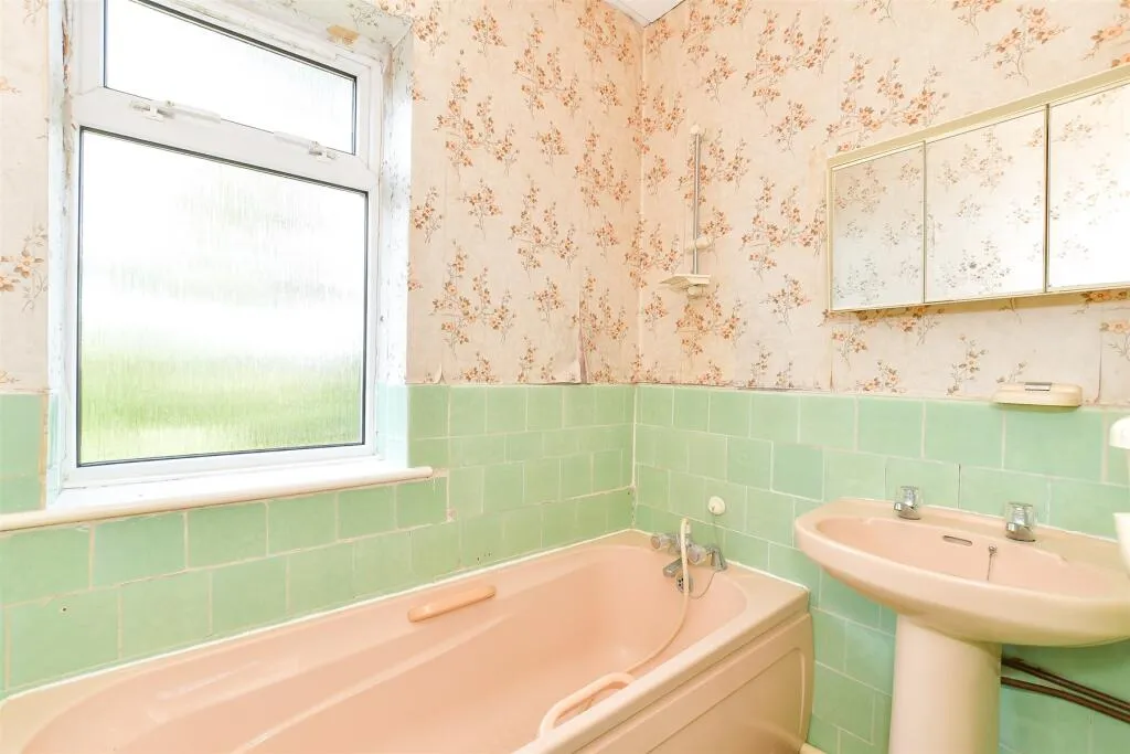 3 bed Semi-Detached