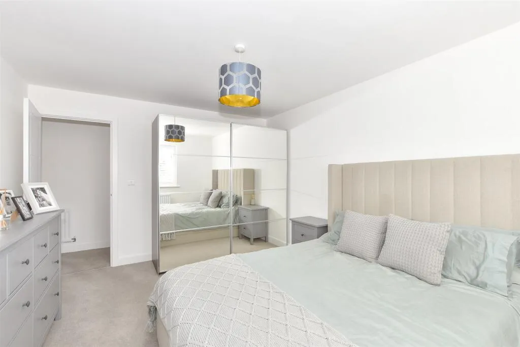 4 bed Detached
