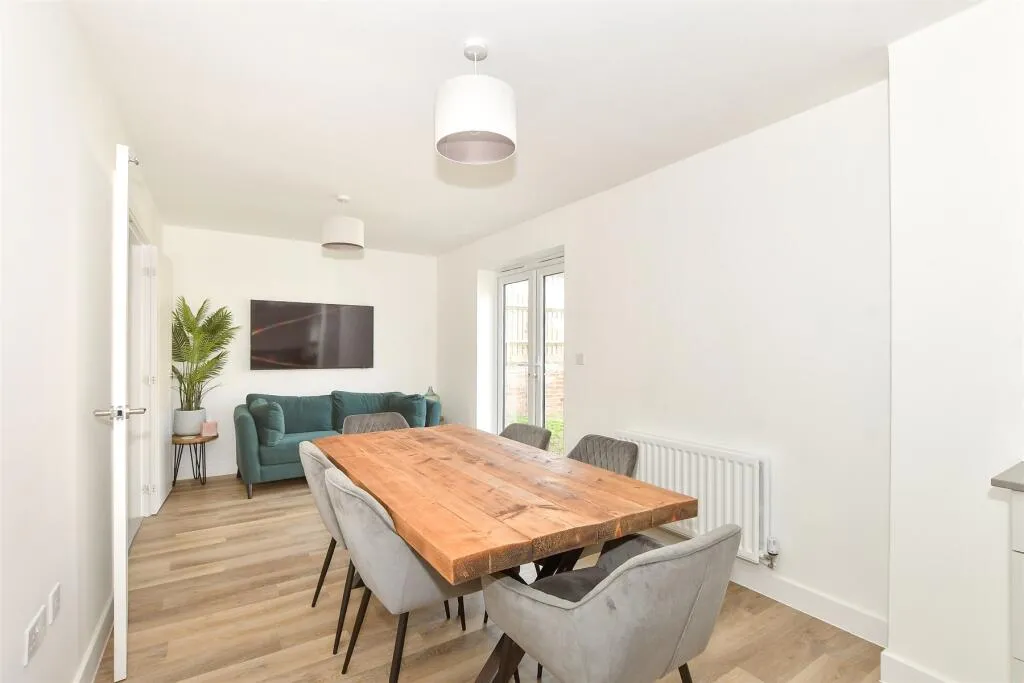 4 bed Detached