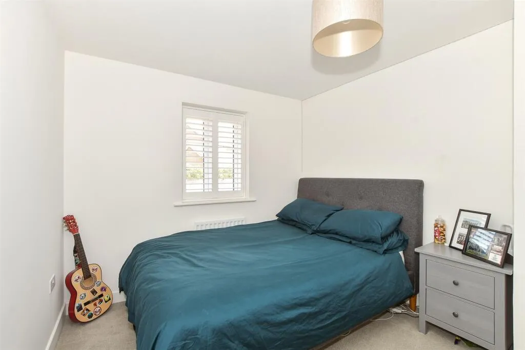 4 bed Detached