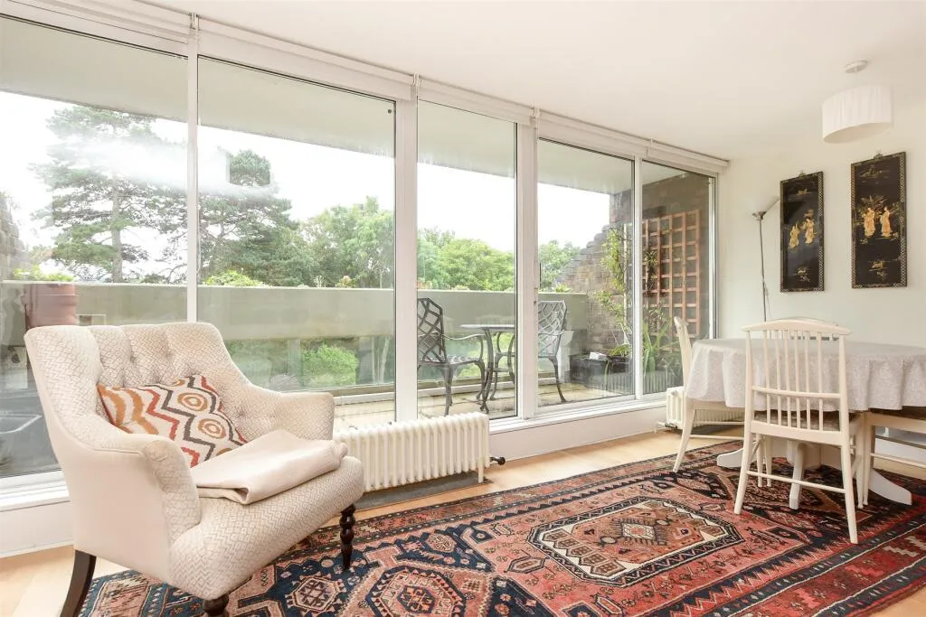 2 bed Apartment