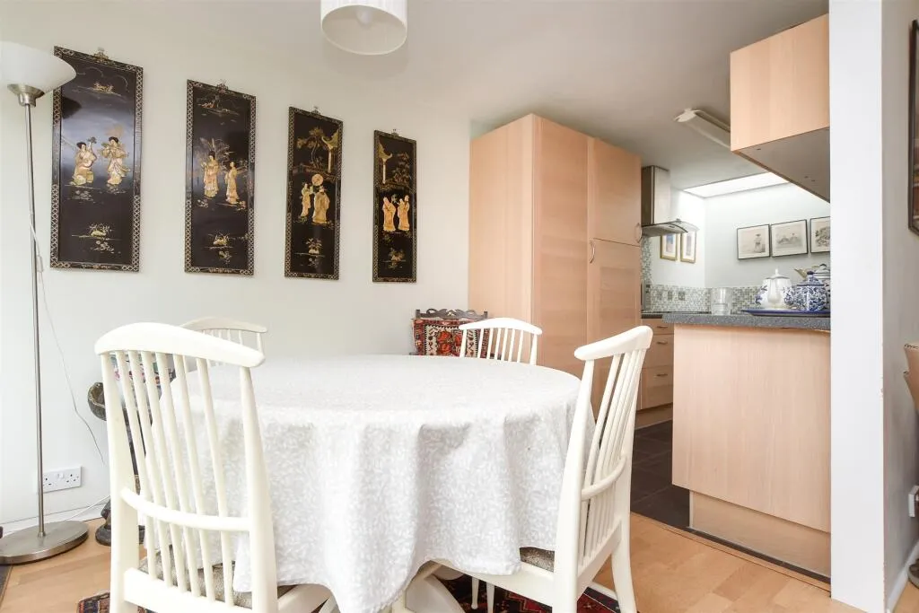 2 bed Apartment