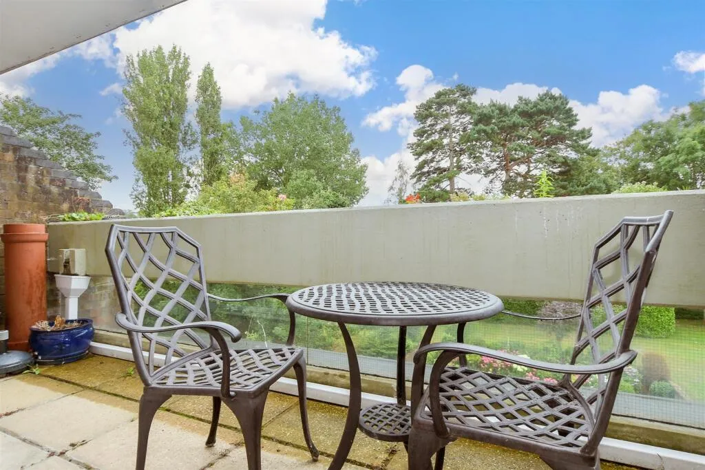 2 bed Apartment
