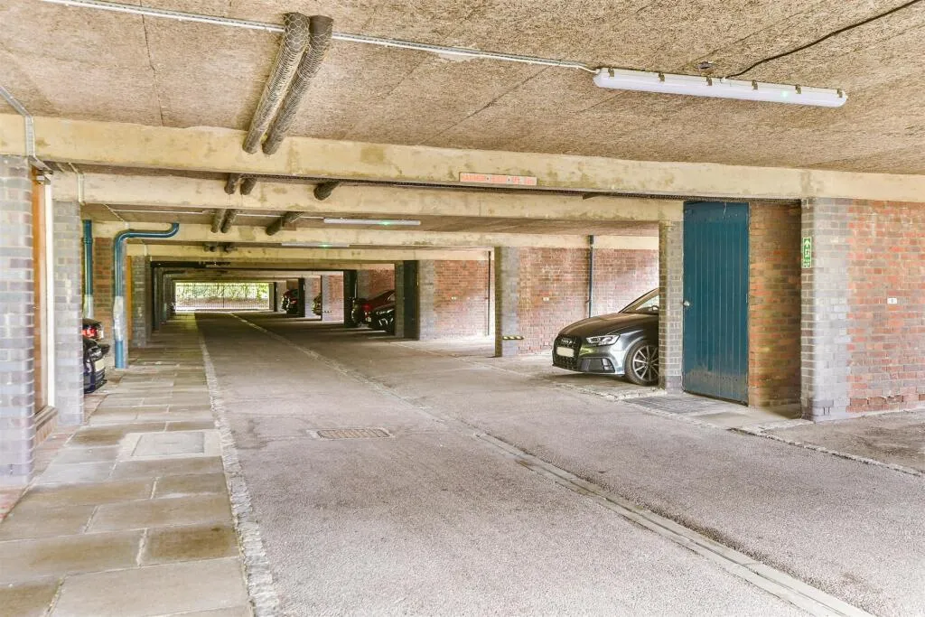2 bed Apartment
