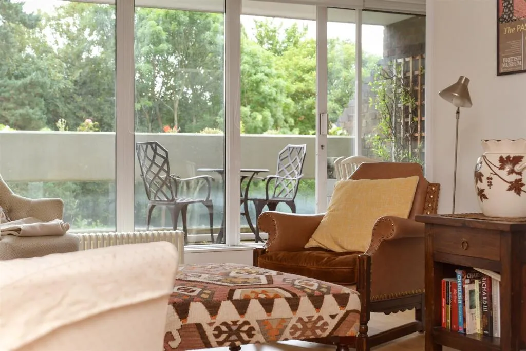 2 bed Apartment