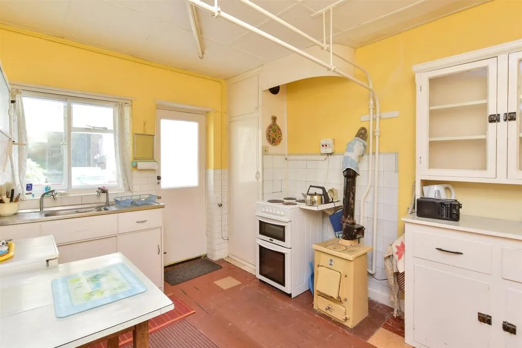 3 bed Semi-Detached Bungalow