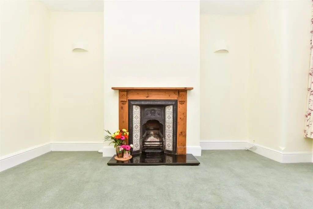 3 bed Terraced