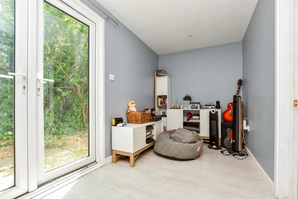 3 bed Semi-Detached