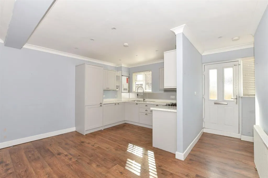 3 bed Maisonette