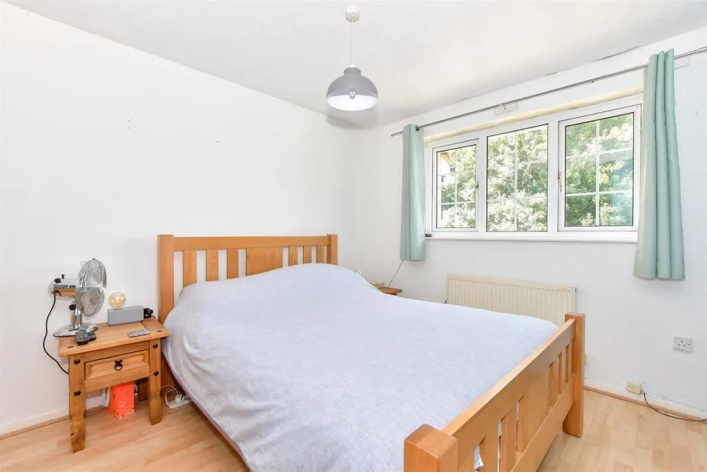 4 bed End of Terrace