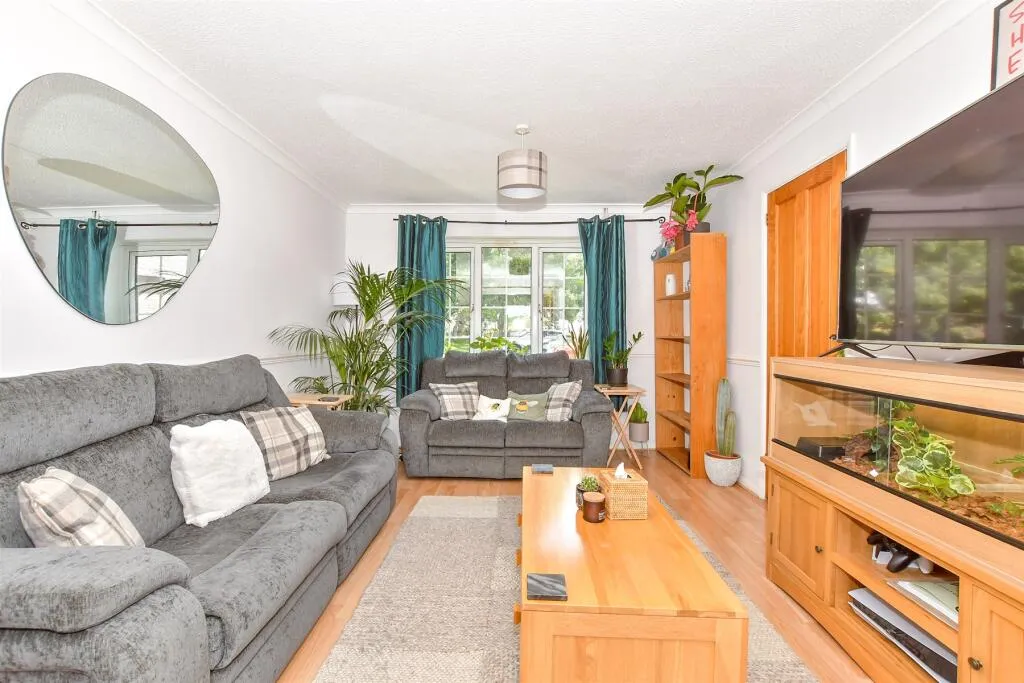 4 bed End of Terrace