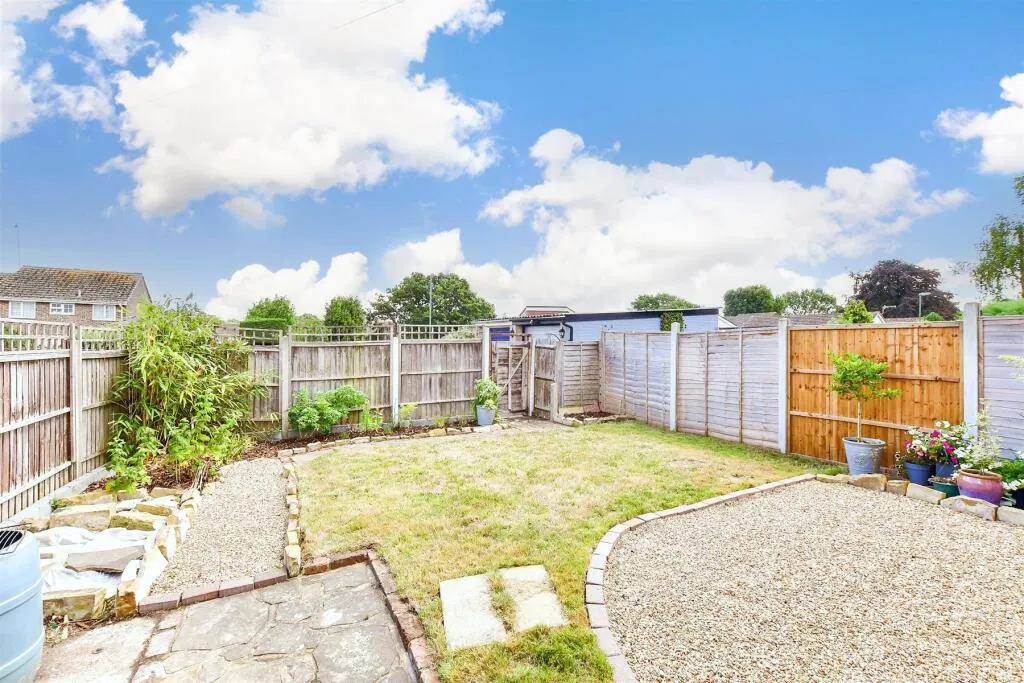 4 bed End of Terrace