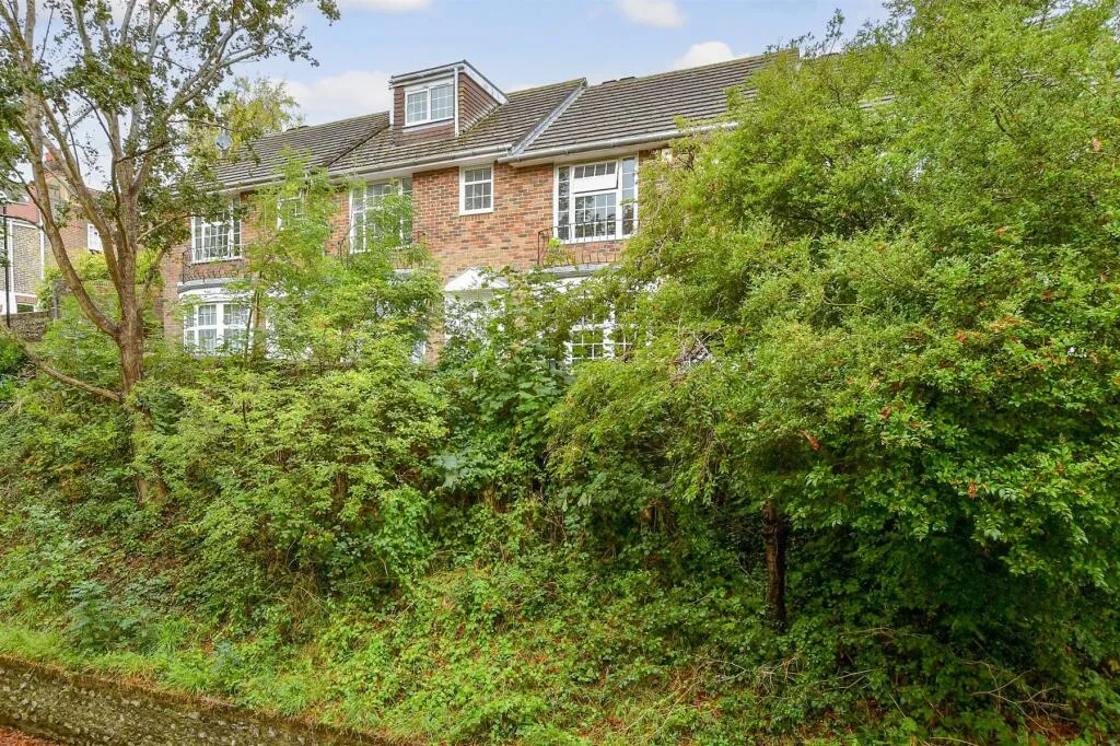 3 bed Terraced
