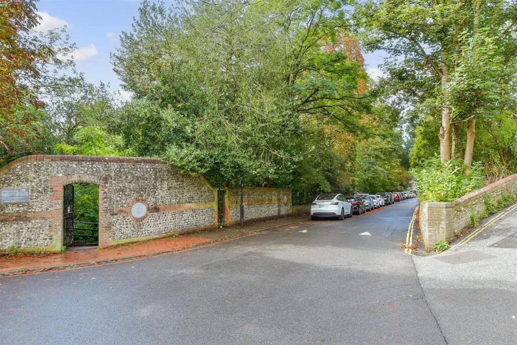 3 bed Terraced
