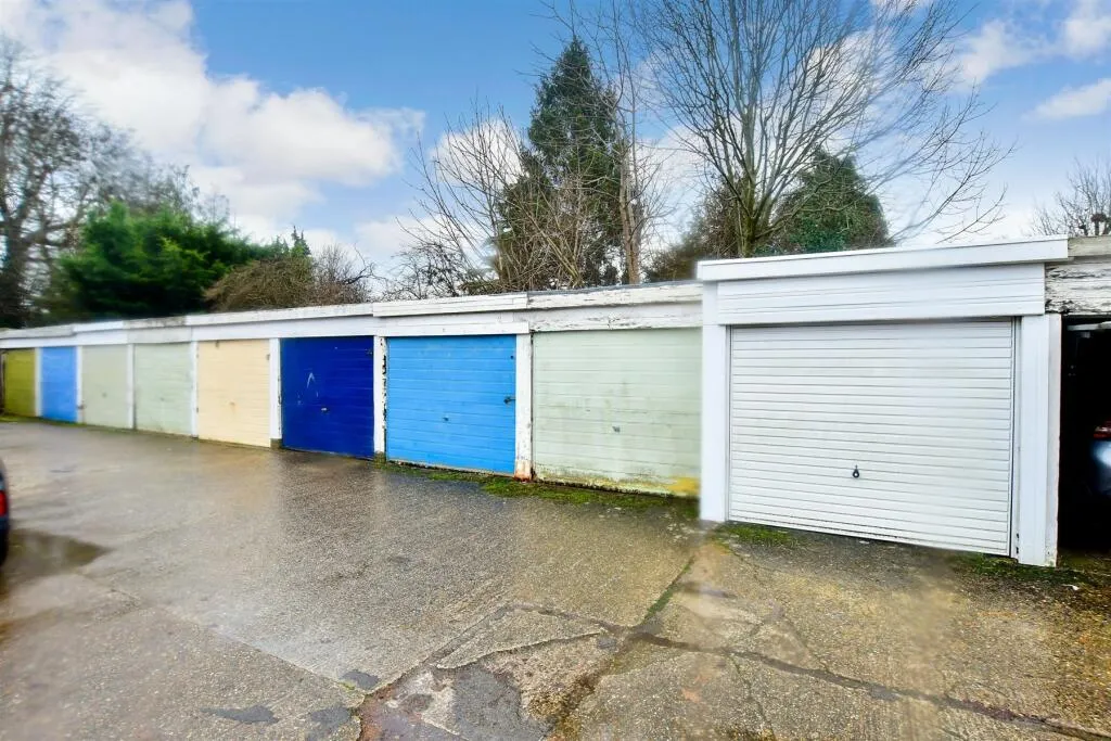 2 bed Apartment