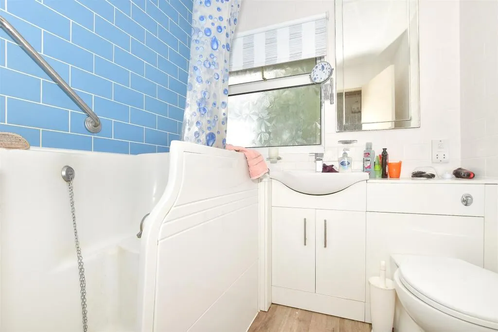 2 bed Semi-Detached