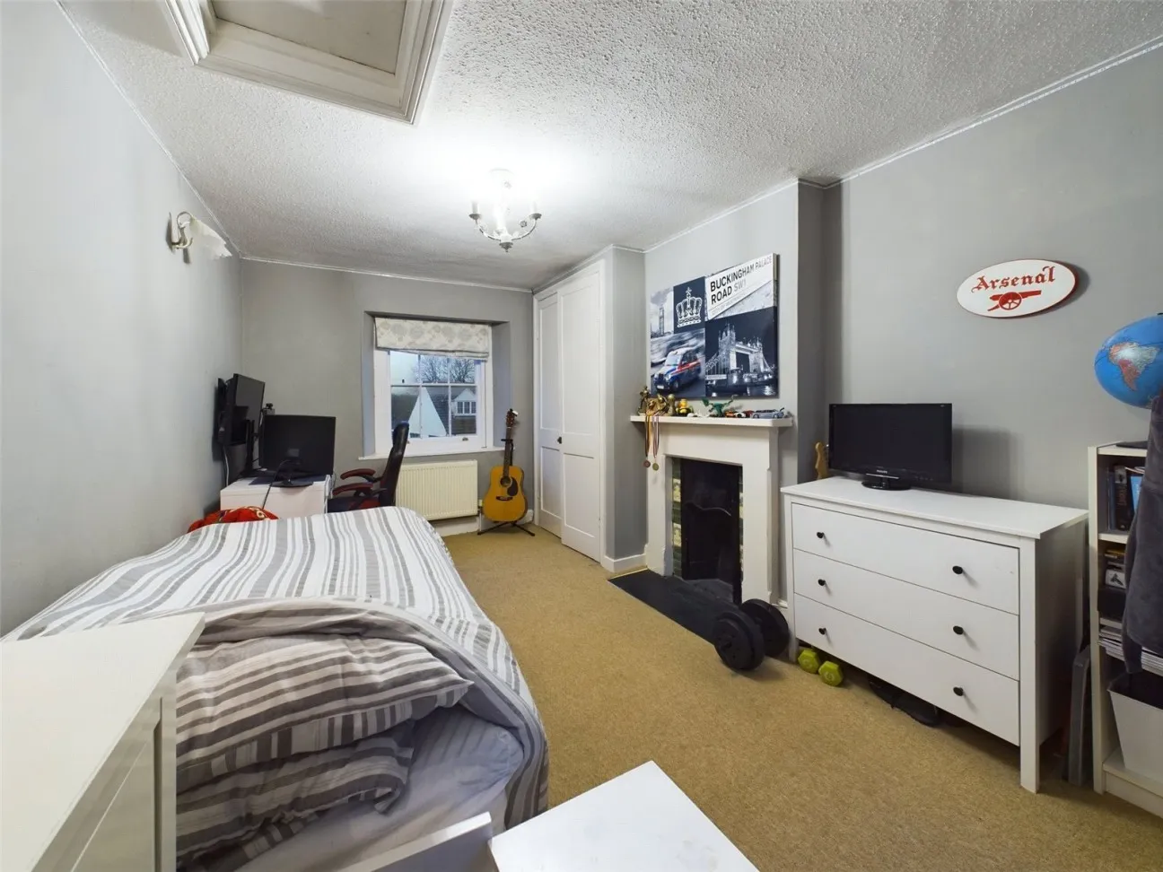 7 Bed  Semi-detached house  Under Offer