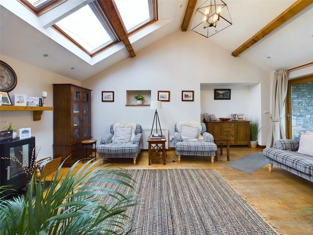 7 Bed  Semi-detached house  Under Offer