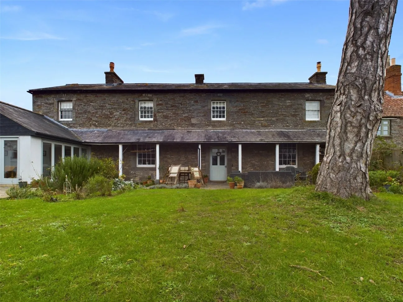 7 Bed  Semi-detached house  Under Offer