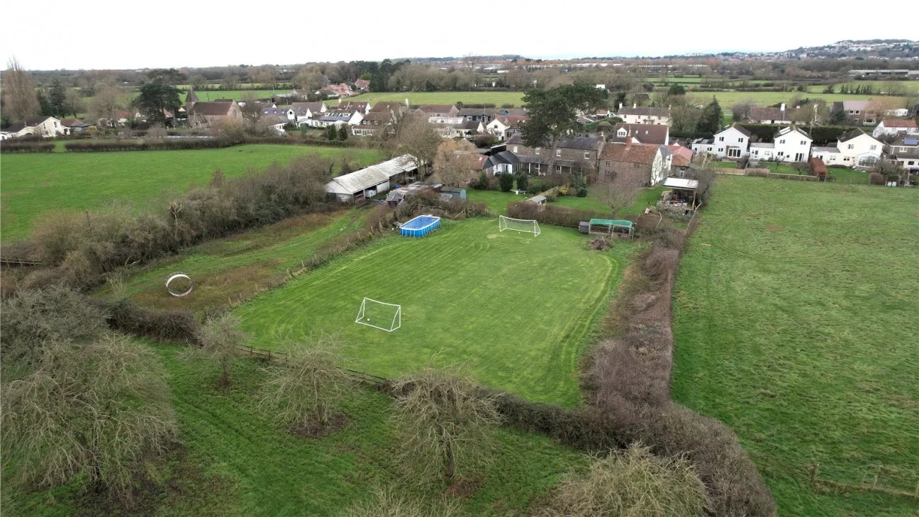 7 Bed  Semi-detached house  Under Offer