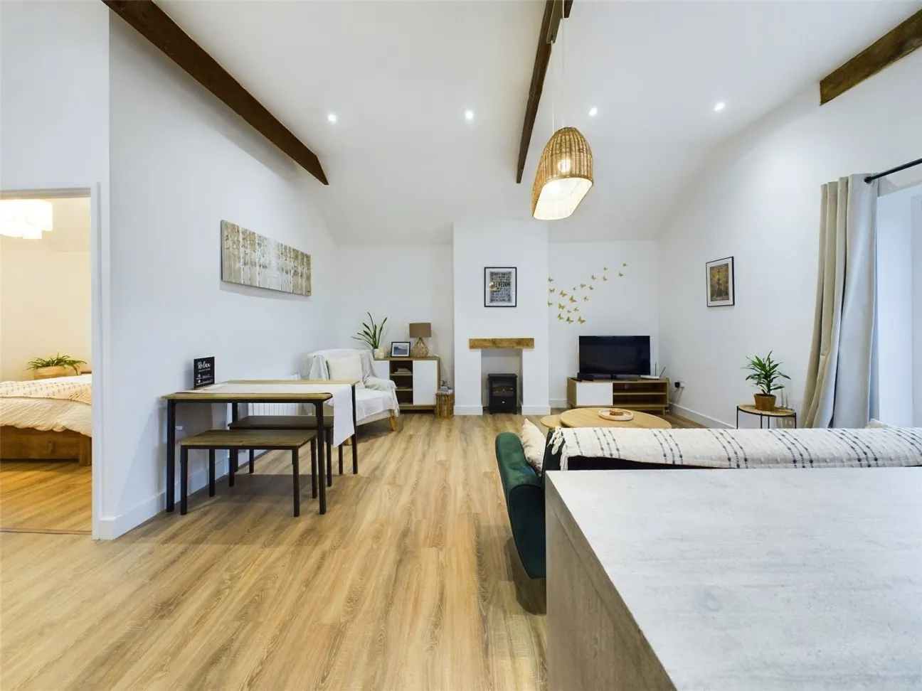 7 Bed  Semi-detached house  Under Offer