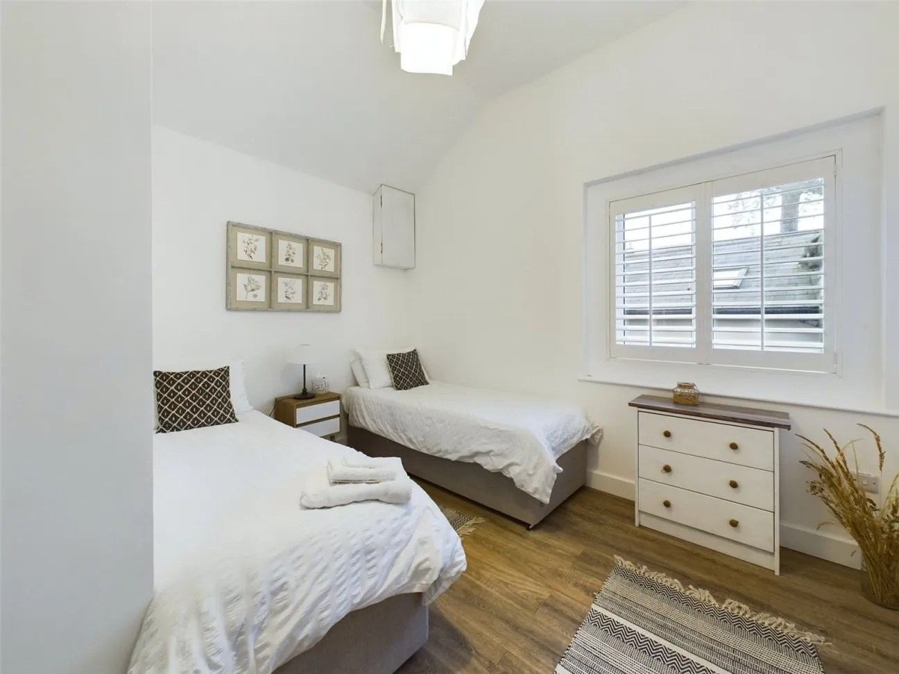 7 Bed  Semi-detached house  Under Offer