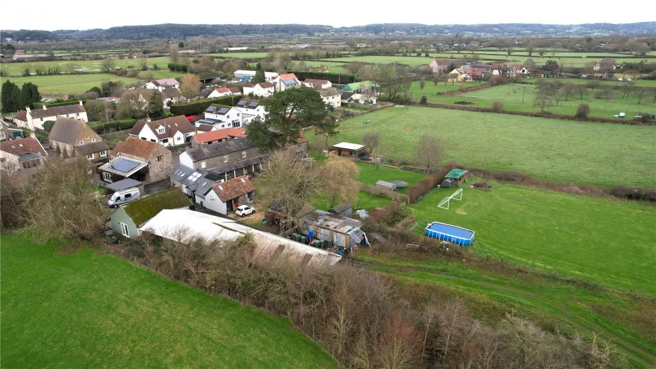 7 Bed  Semi-detached house  Under Offer