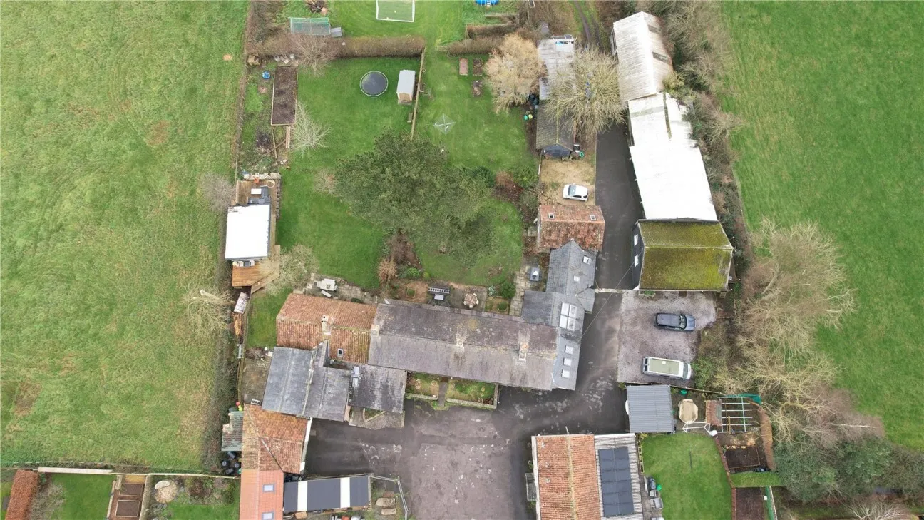 7 Bed  Semi-detached house  Under Offer