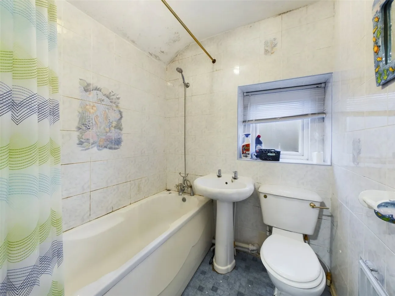 6 Bed  Detached house  For Sale