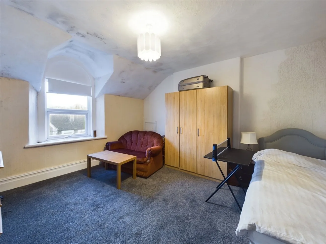6 Bed  Detached house  For Sale
