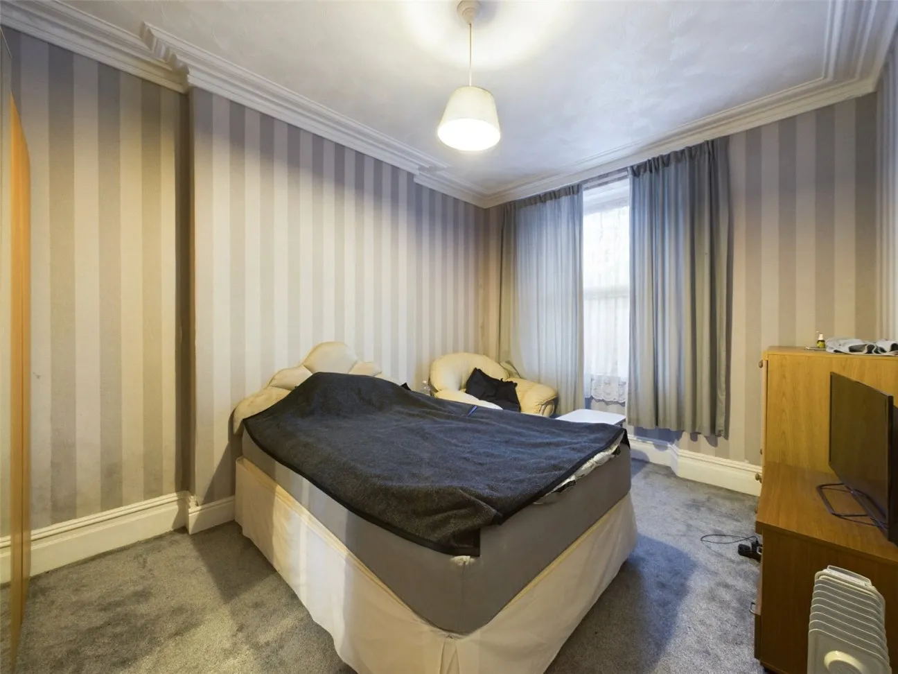 6 Bed  Detached house  For Sale