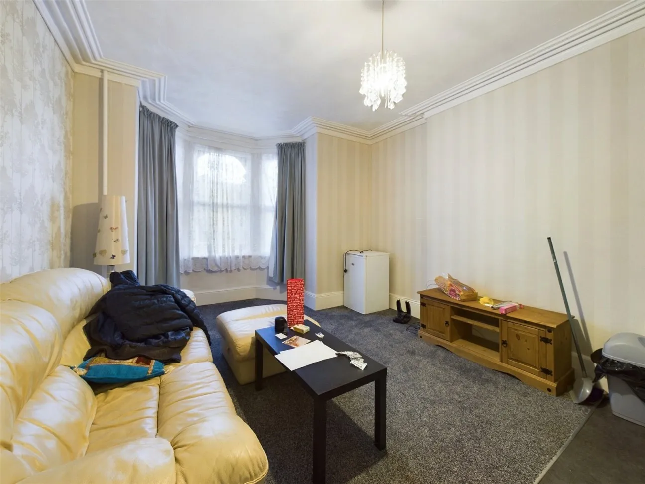 6 Bed  Detached house  For Sale