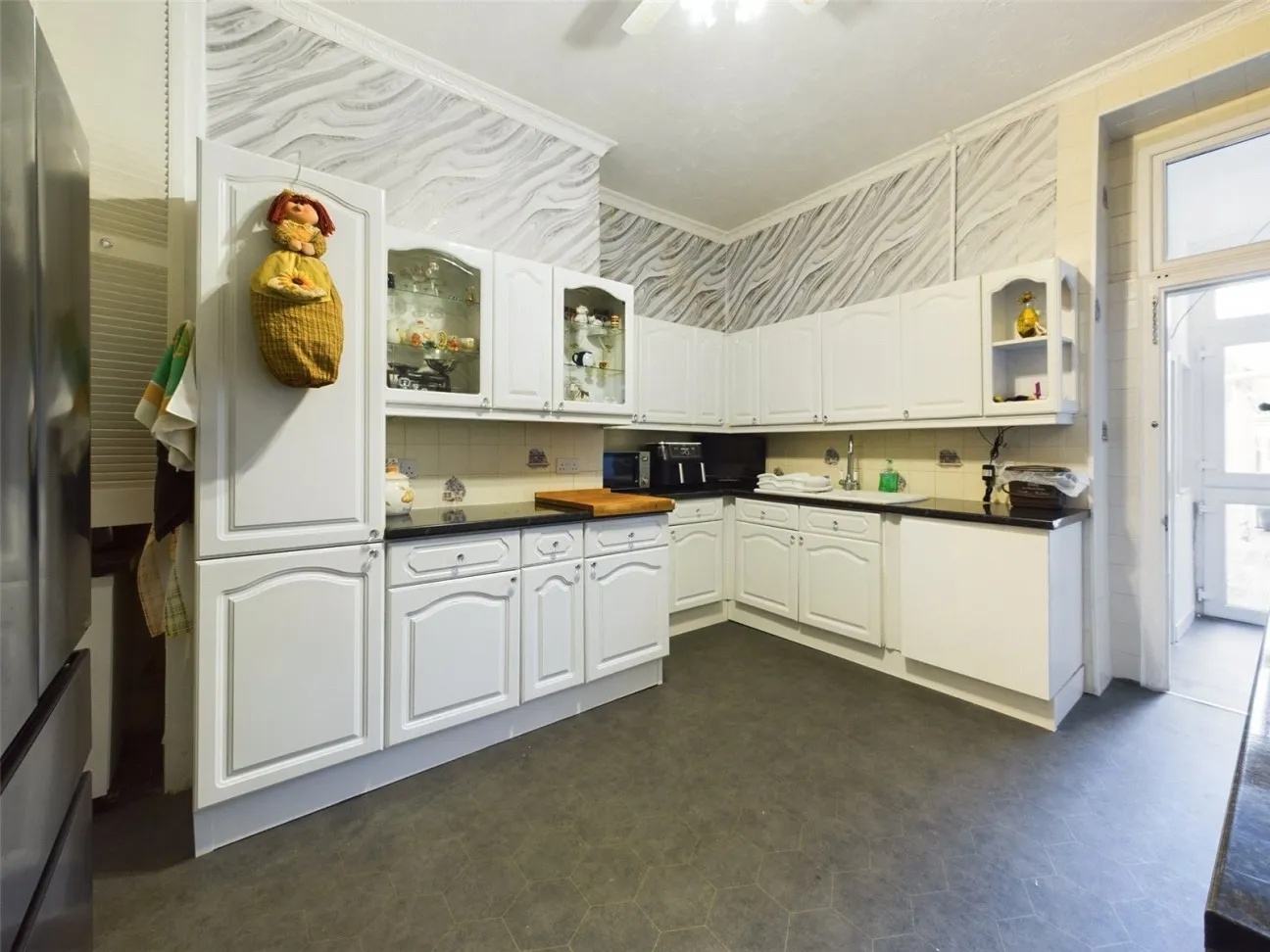 6 Bed  Detached house  For Sale