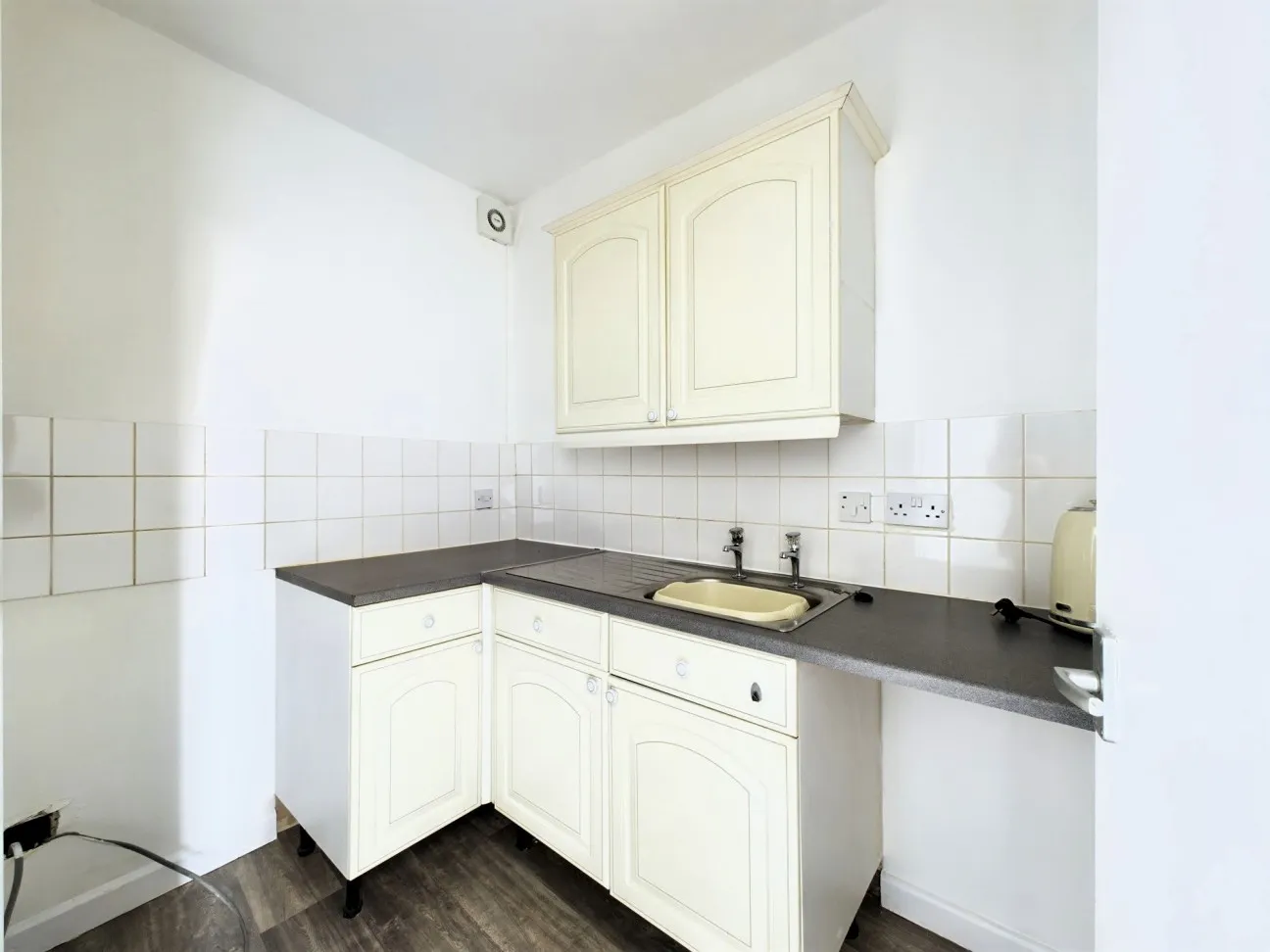 1 Bed  Property  For Sale