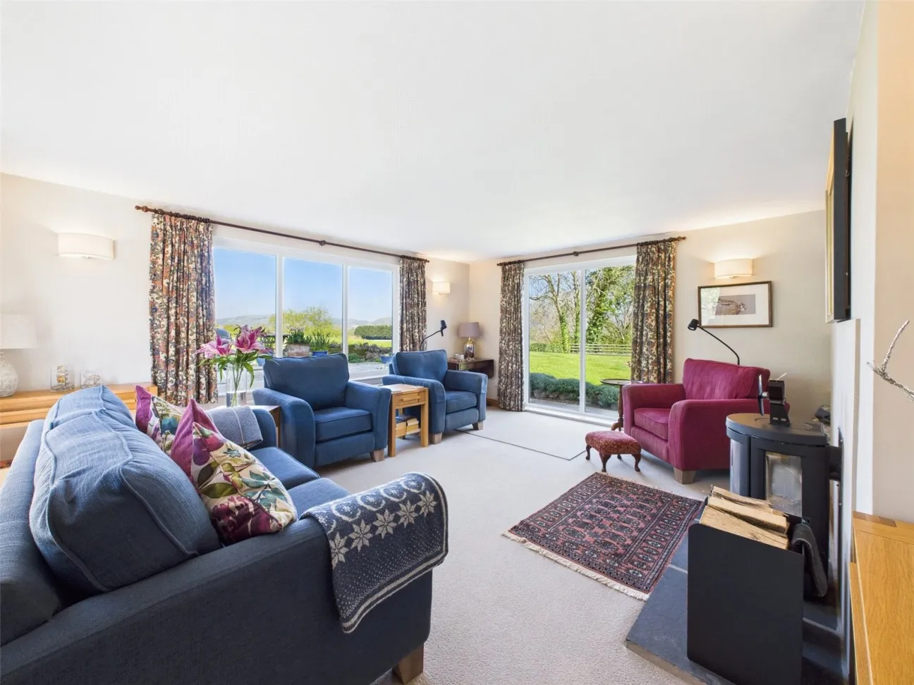 5 Bed  Detached house  For Sale