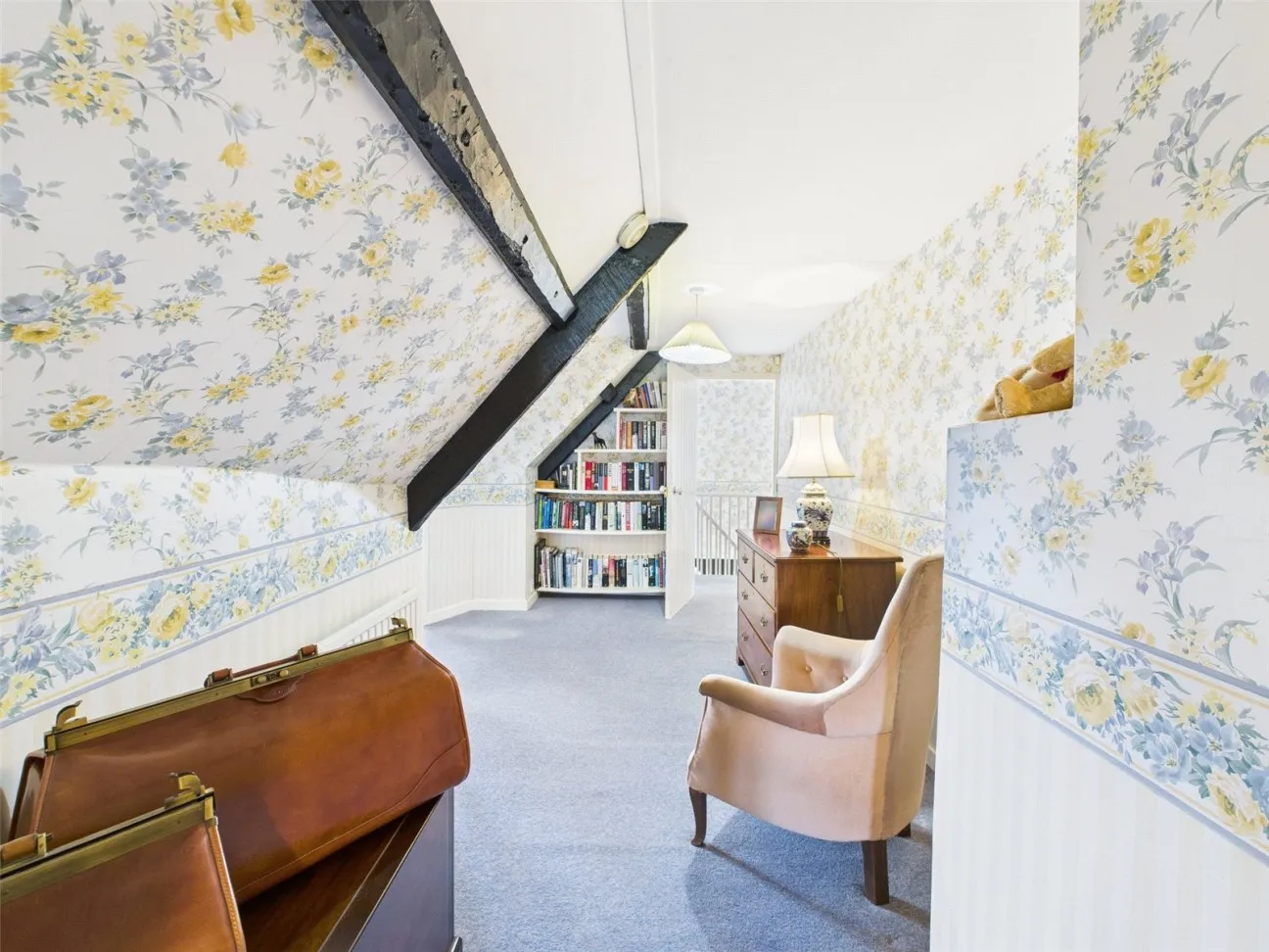 5 Bed  Detached house  For Sale