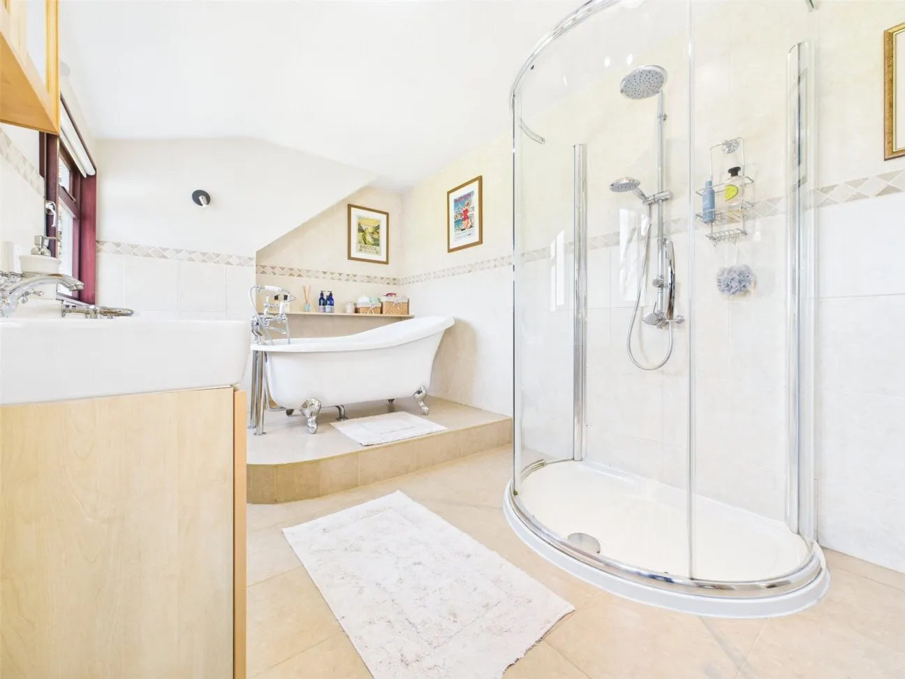 5 Bed  Detached house  For Sale