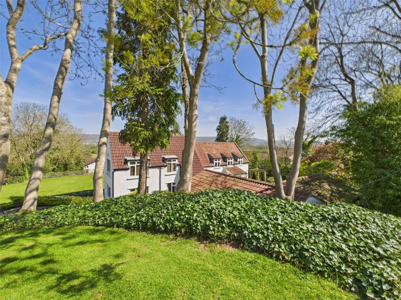 5 Bed  Detached house  For Sale