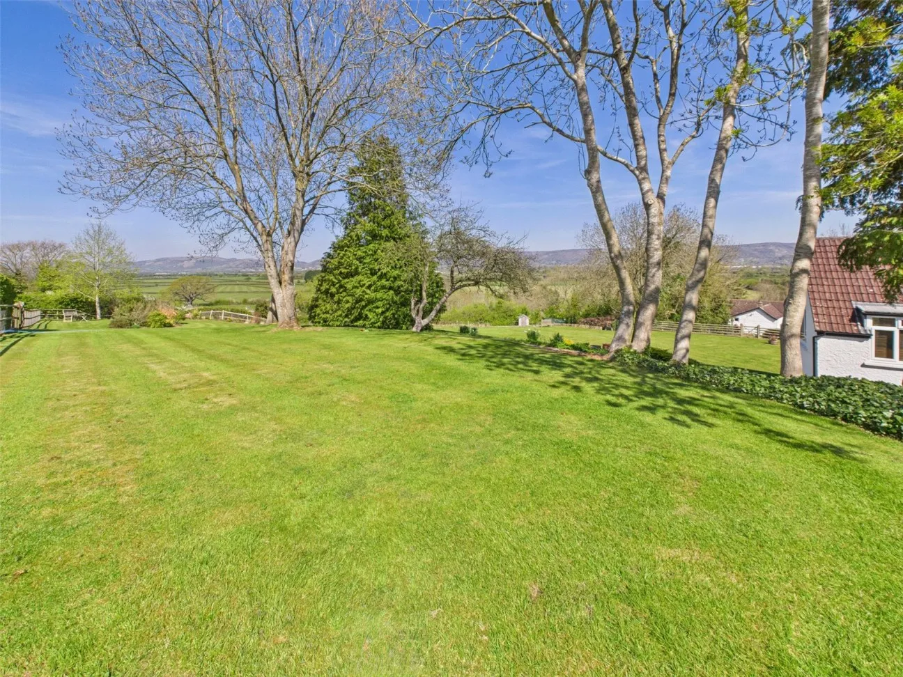 5 Bed  Detached house  For Sale