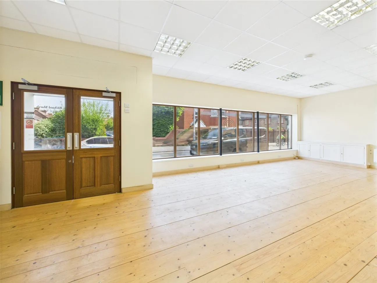 3 Bed  Property  For Sale