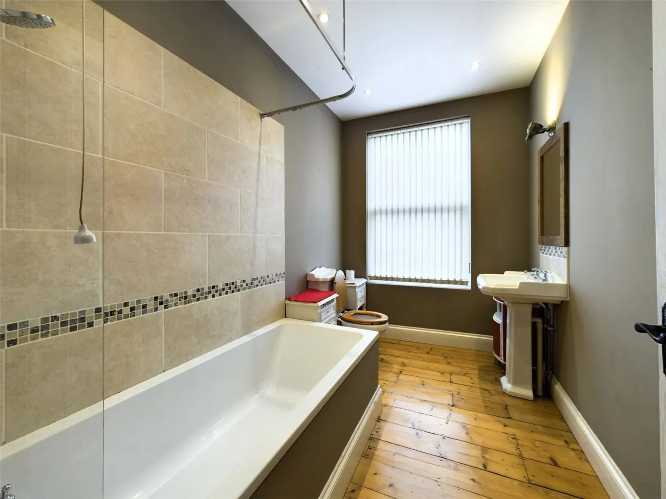 3 Bed  Property  For Sale