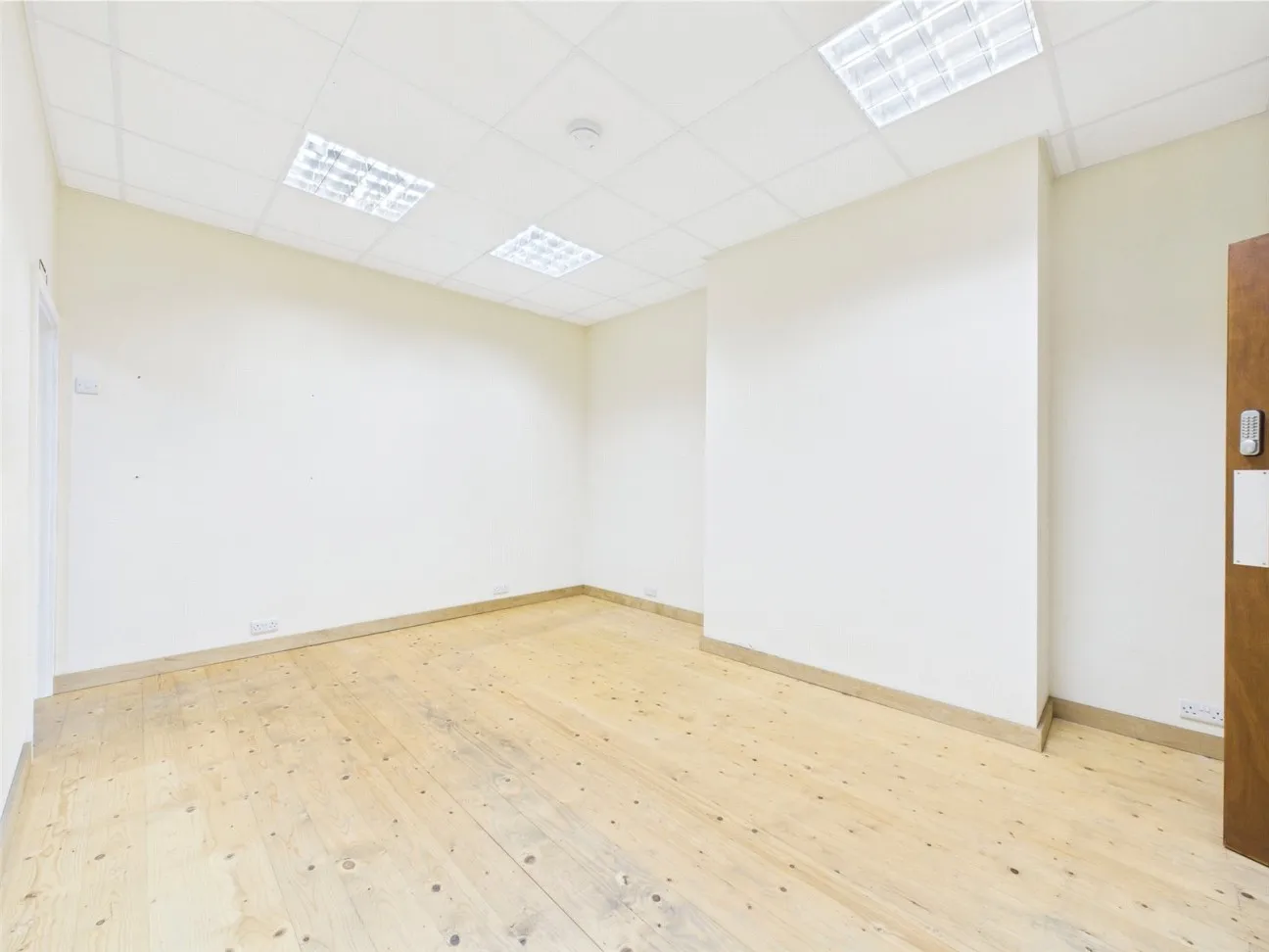 3 Bed  Property  For Sale
