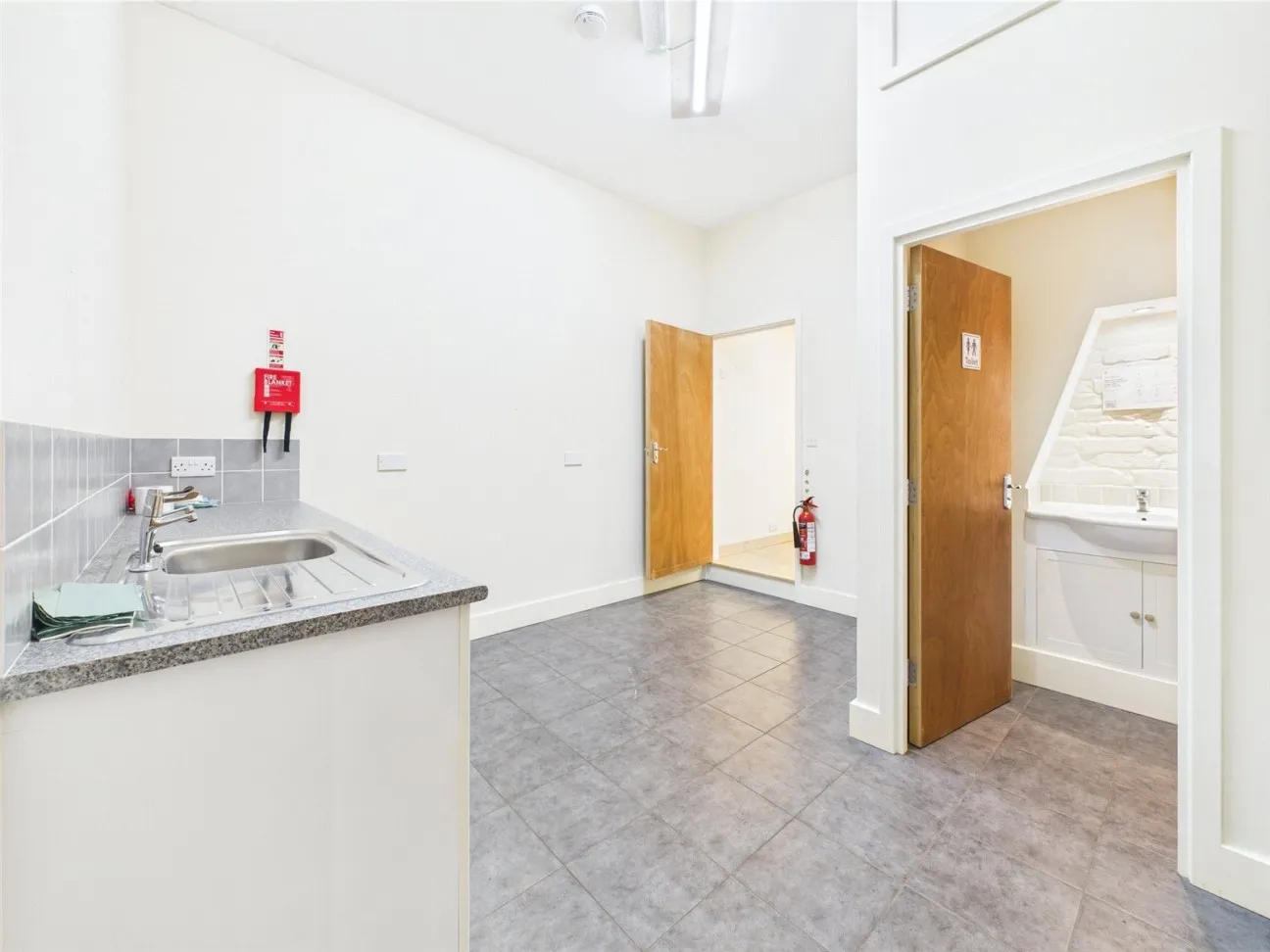 3 Bed  Property  For Sale