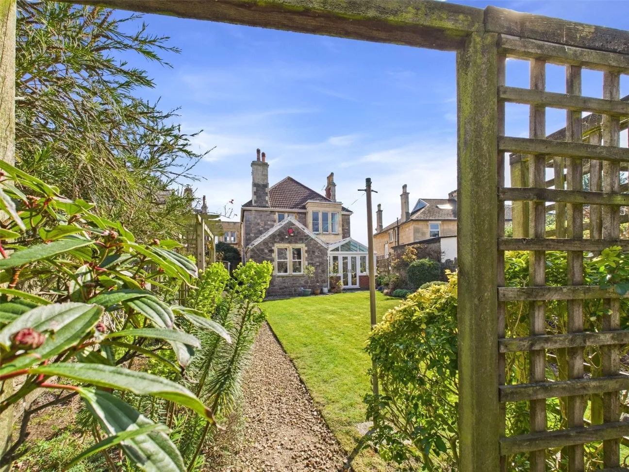 5 Bed  Detached house  For Sale