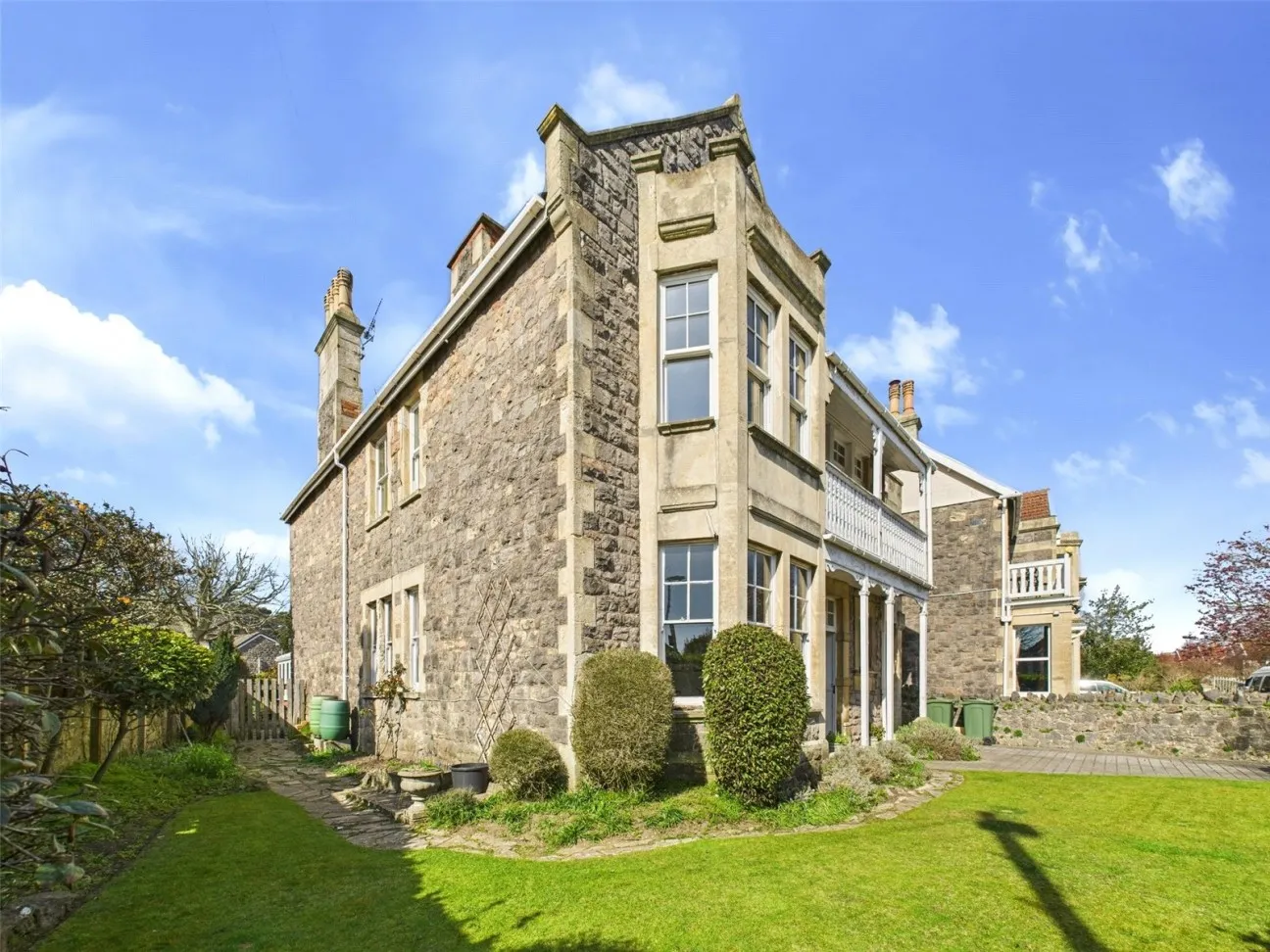5 Bed  Detached house  For Sale