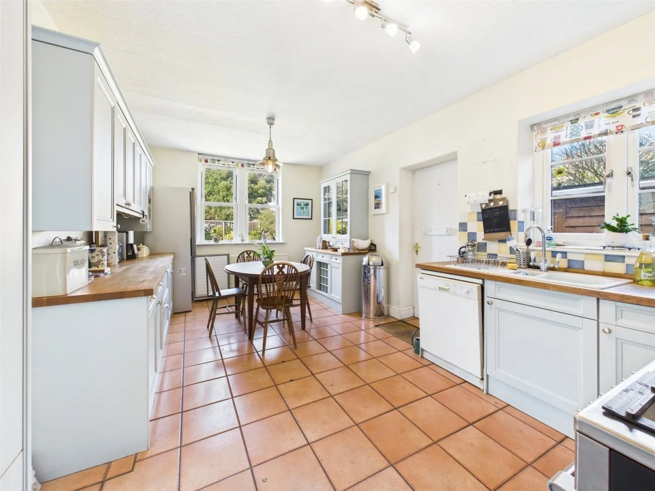 5 Bed  Detached house  For Sale